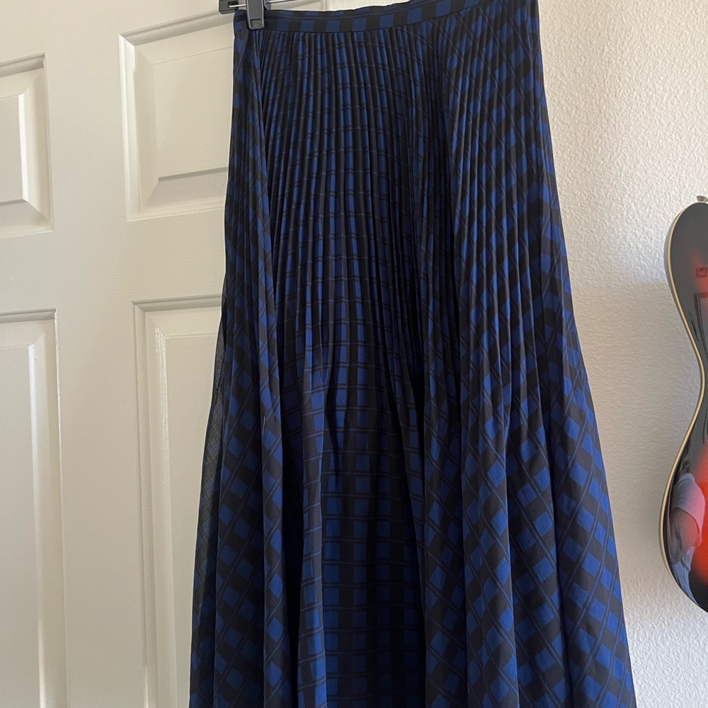 Elegant Blue Checkered Club Monaco Skirt